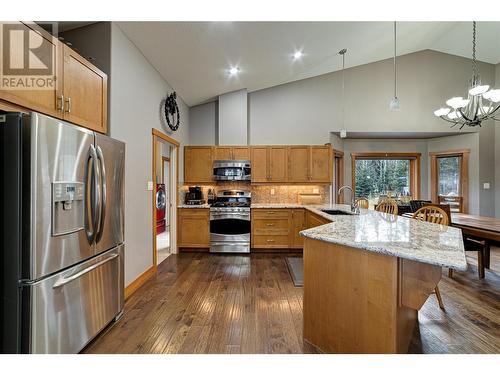 2202 Black Hawk Drive, Sparwood, BC - Indoor Photo Showing Kitchen With Stainless Steel Kitchen