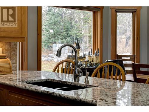 2202 Black Hawk Drive, Sparwood, BC - Indoor Photo Showing Kitchen With Upgraded Kitchen