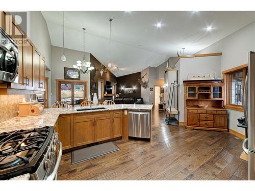 2202 Black Hawk Drive, Sparwood, BC - Indoor Photo Showing Kitchen With Upgraded Kitchen