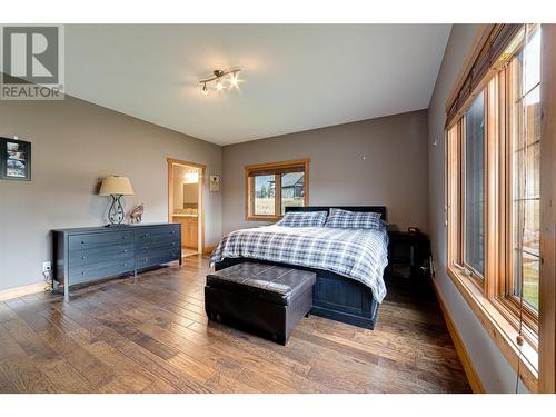 2202 Black Hawk Drive, Sparwood, BC - Indoor Photo Showing Bedroom