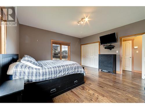 2202 Black Hawk Drive, Sparwood, BC - Indoor Photo Showing Bedroom