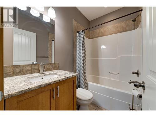 2202 Black Hawk Drive, Sparwood, BC - Indoor Photo Showing Bathroom