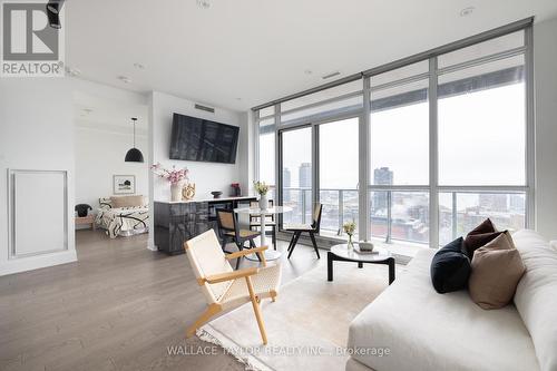 Ph 2404 - 120 Parliament Street, Toronto, ON - Indoor Photo Showing Living Room