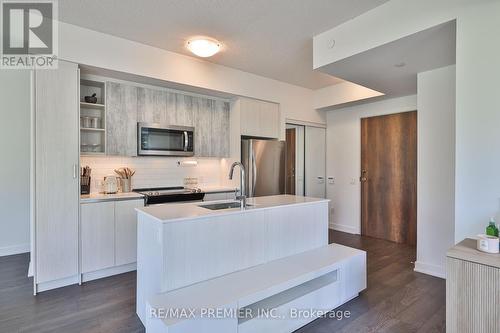 116 - 251 Manitoba Street S, Toronto, ON - Indoor Photo Showing Kitchen