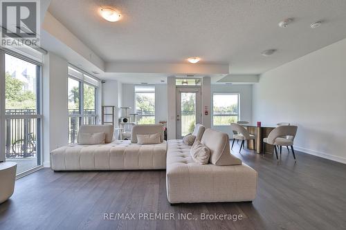 116 - 251 Manitoba Street S, Toronto, ON - Indoor Photo Showing Living Room