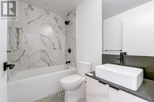 904 - 10 Graphophone Grove, Toronto, ON - Indoor Photo Showing Bathroom