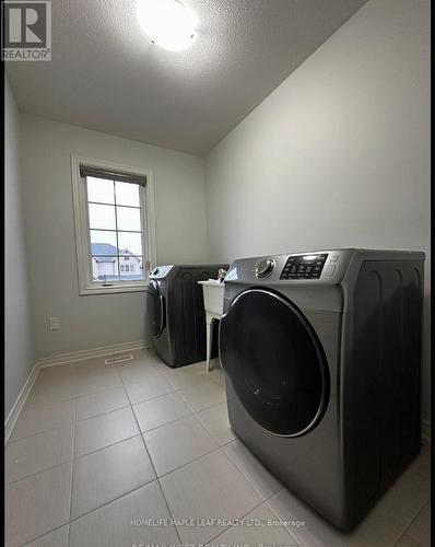 13 Riley Avenue E, Pelham, ON - Indoor Photo Showing Laundry Room