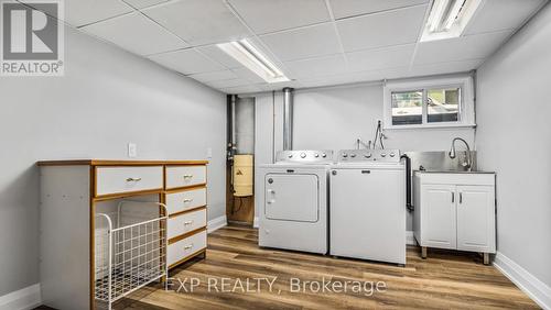 1036 Cedarwood Place, Burlington, ON - Indoor Photo Showing Laundry Room