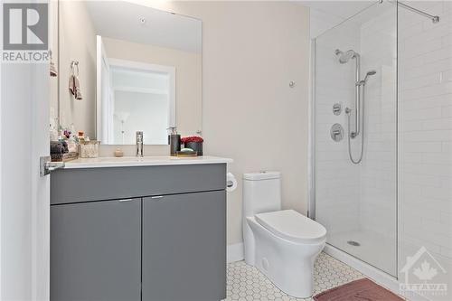 Ensuite Bath - 929 Richmond Road Unit#1804, Ottawa, ON - Indoor Photo Showing Bathroom