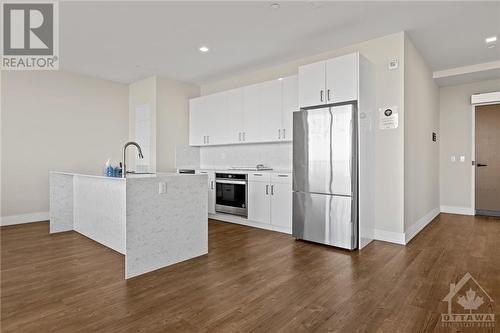 929 Richmond Road Unit#1804, Ottawa, ON - Indoor Photo Showing Kitchen