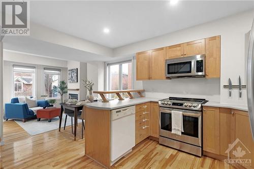 45 Lorne Avenue, Ottawa, ON - Indoor Photo Showing Kitchen