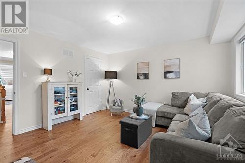 45 Lorne Avenue, Ottawa, ON - Indoor Photo Showing Living Room