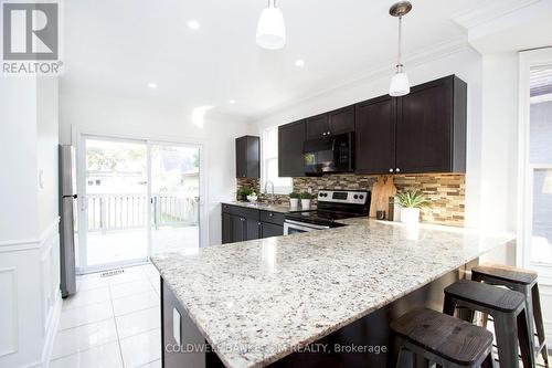 267 Jarvis Street, Oshawa (O'Neill), ON - Indoor Photo Showing Kitchen With Upgraded Kitchen