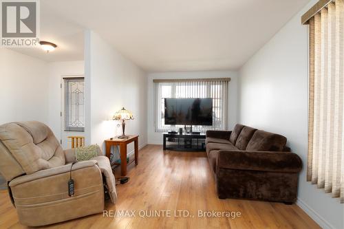 21 Gale Crescent, Belleville, ON - Indoor Photo Showing Living Room