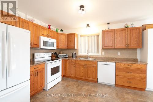 21 Gale Crescent, Belleville, ON - Indoor Photo Showing Kitchen With Double Sink