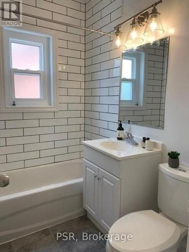 104 - 256 Sherbourne Street, Toronto, ON - Indoor Photo Showing Bathroom