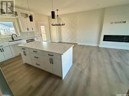 603 Pebble Beach Boulevard, Warman, SK - Indoor Photo Showing Kitchen