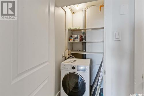 1205 320 5Th Avenue N, Saskatoon, SK - Indoor Photo Showing Laundry Room