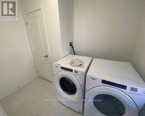 39 Selfridge Way, Whitby, ON - Indoor Photo Showing Laundry Room