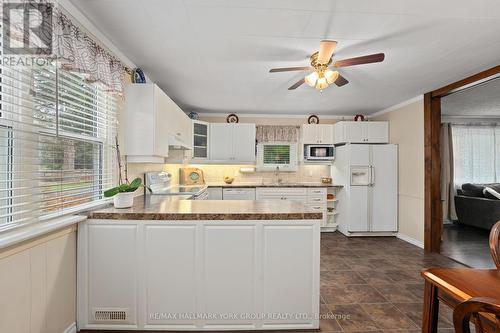 32805 Thorah Side Road, Brock, ON - Indoor Photo Showing Kitchen