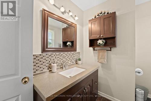 32805 Thorah Side Road, Brock, ON - Indoor Photo Showing Bathroom