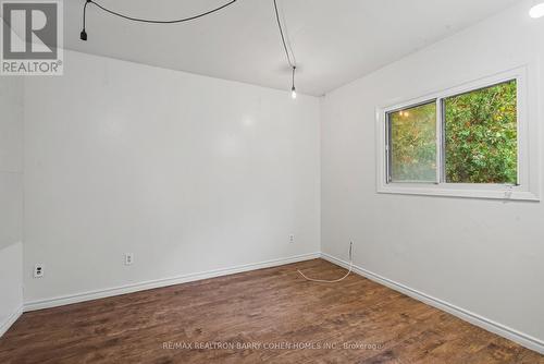 86 Steeles Avenue E, Markham, ON - Indoor Photo Showing Other Room