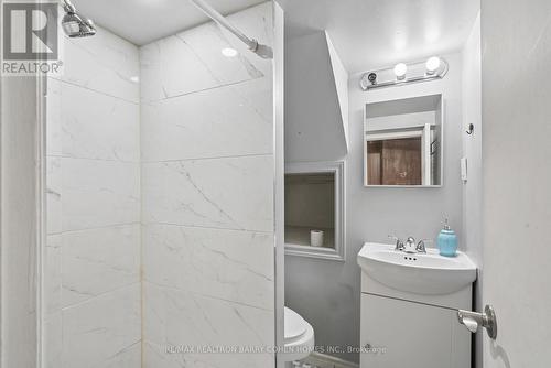 86 Steeles Avenue E, Markham, ON - Indoor Photo Showing Bathroom