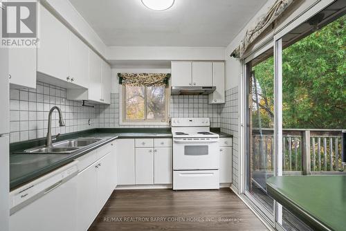 86 Steeles Avenue E, Markham, ON - Indoor Photo Showing Kitchen With Double Sink