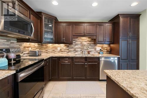 6767 County Rd 50, Amherstburg, ON - Indoor Photo Showing Kitchen With Upgraded Kitchen