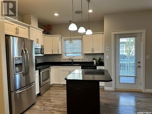 106 Atton Crescent, Saskatoon, SK - Indoor Photo Showing Kitchen With Upgraded Kitchen