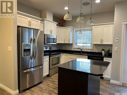 106 Atton Crescent, Saskatoon, SK - Indoor Photo Showing Kitchen