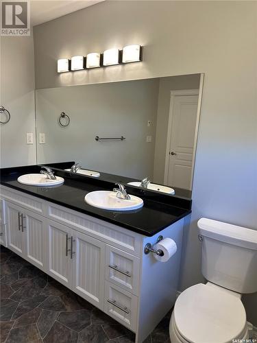 106 Atton Crescent, Saskatoon, SK - Indoor Photo Showing Bathroom