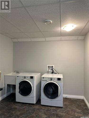 106 Atton Crescent, Saskatoon, SK - Indoor Photo Showing Laundry Room