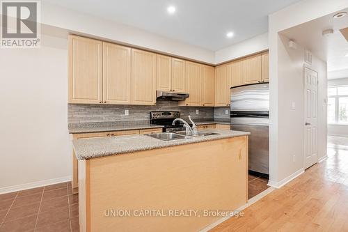 22 - 38 Greensborough Villag Circle, Markham, ON - Indoor Photo Showing Kitchen With Double Sink