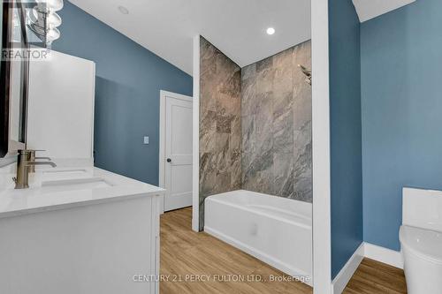 150 Nelson Street E, New Tecumseth, ON - Indoor Photo Showing Bathroom