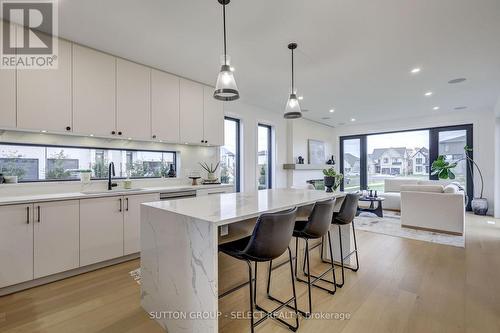 4 Kaiser Lane, Middlesex Centre (Komoka), ON - Indoor Photo Showing Kitchen With Upgraded Kitchen