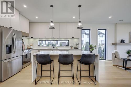 4 Kaiser Lane, Middlesex Centre (Komoka), ON - Indoor Photo Showing Kitchen With Upgraded Kitchen