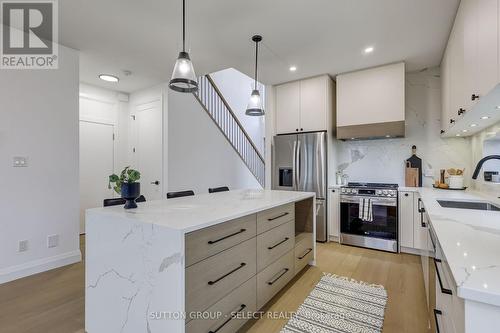 4 Kaiser Lane, Middlesex Centre (Komoka), ON - Indoor Photo Showing Kitchen With Upgraded Kitchen