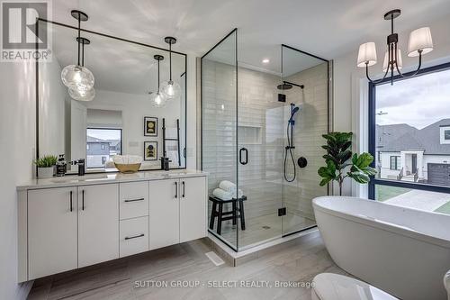 4 Kaiser Lane, Middlesex Centre (Komoka), ON - Indoor Photo Showing Bathroom