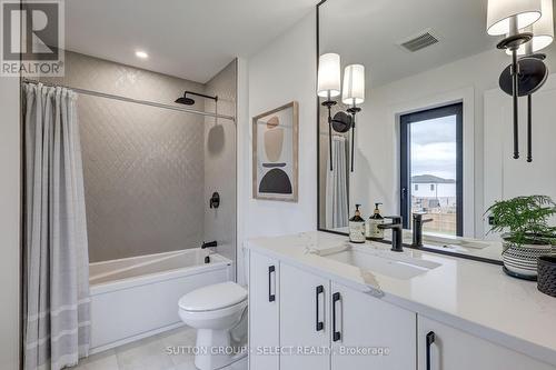 4 Kaiser Lane, Middlesex Centre (Komoka), ON - Indoor Photo Showing Bathroom