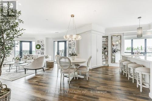 702 - 4 The Kingsway, Toronto, ON - Indoor Photo Showing Dining Room