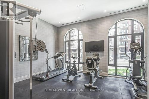 702 - 4 The Kingsway, Toronto, ON - Indoor Photo Showing Gym Room