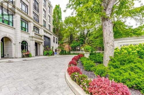 702 - 4 The Kingsway, Toronto, ON - Outdoor