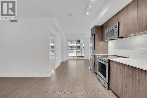 308 - 30 Samuel Wood Way, Toronto, ON - Indoor Photo Showing Kitchen