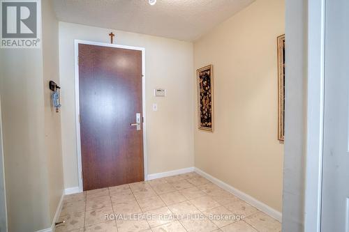 211 - 45 Kingsbridge Garden Circle, Mississauga, ON - Indoor Photo Showing Other Room