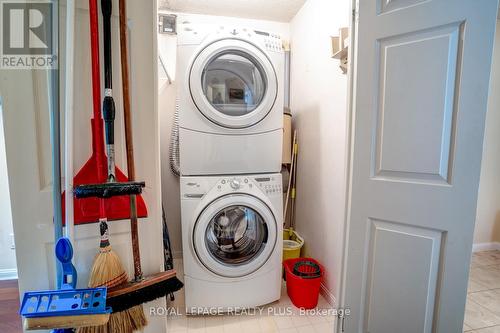 211 - 45 Kingsbridge Garden Circle, Mississauga, ON - Indoor Photo Showing Laundry Room