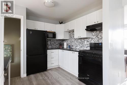 3 Coventry Avenue, London, ON - Indoor Photo Showing Kitchen