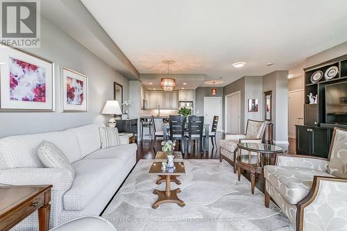 1202 - 551 Maple Avenue, Burlington, ON - Indoor Photo Showing Living Room