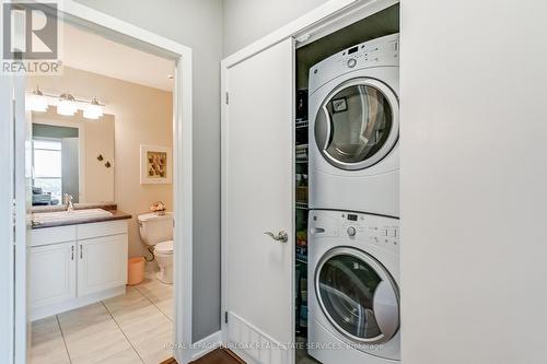 1202 - 551 Maple Avenue, Burlington, ON - Indoor Photo Showing Laundry Room