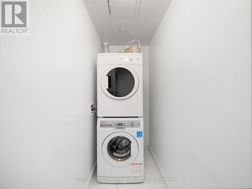 501 - 9 Valhalla Inn Road, Toronto, ON - Indoor Photo Showing Laundry Room